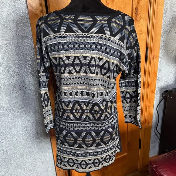Peruvian Connection Geometric Patterned Top - Picture 5 of 5
